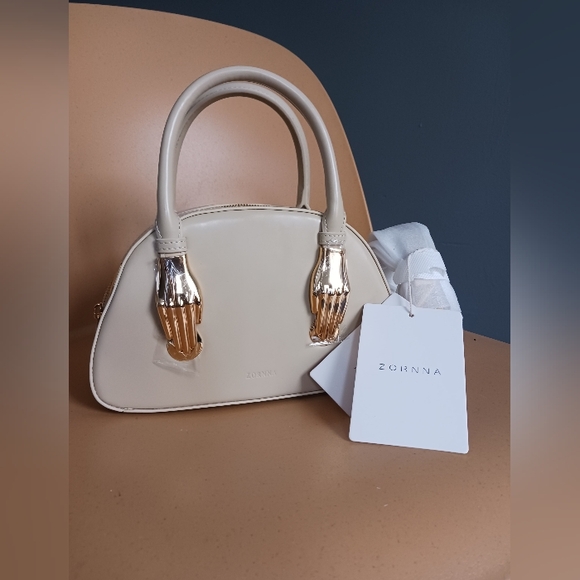 NWT ZORNNA Shell Handbag/ Ctossbody Ivory Bag Cow Leather